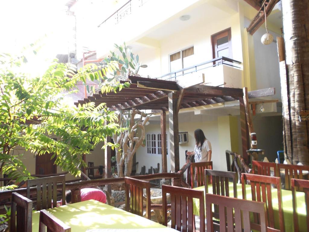 De Loro Inn And Restaurant Puerto Princesa Dış mekan fotoğraf